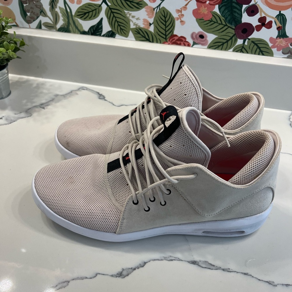 Jordan First Class Size 15 View 3